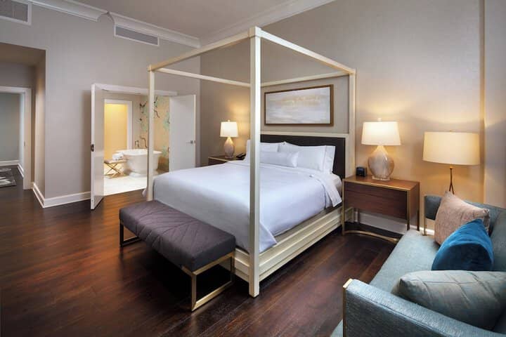 Room 22 of 115